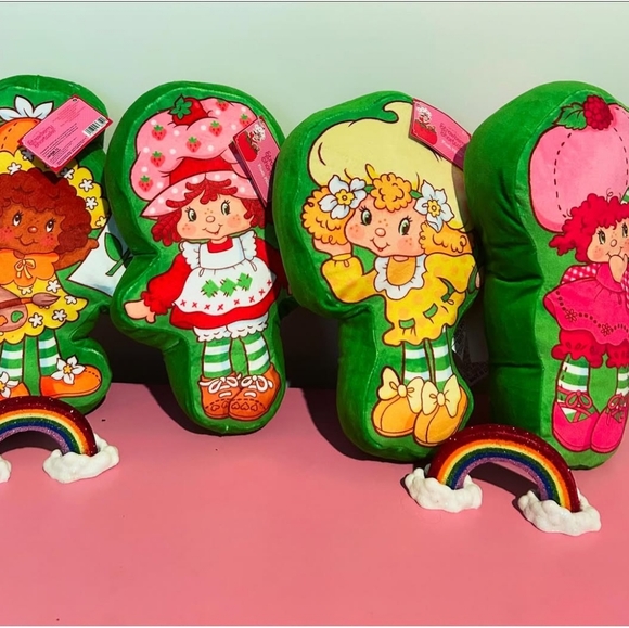 Strawberry Shortcake Other - Strawberry Shortcake Pillow Set 🍓